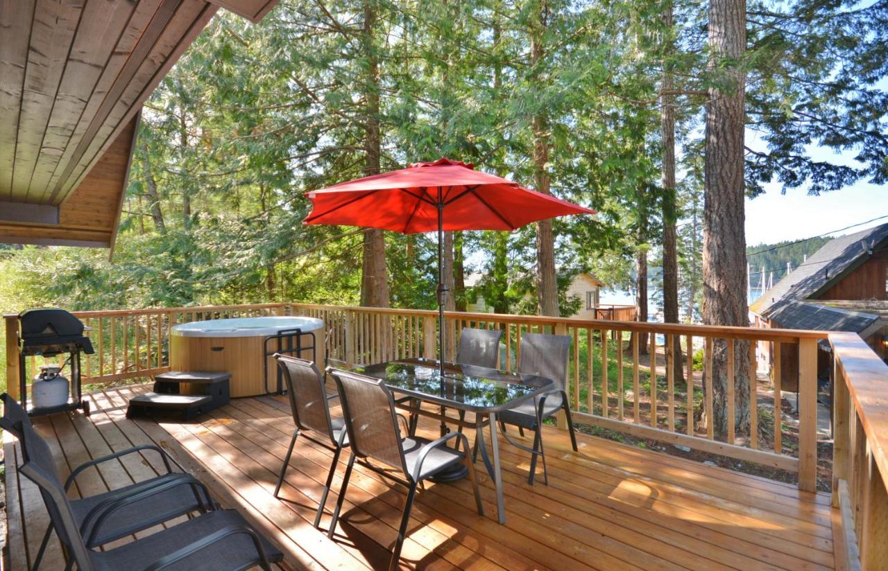 Pender Harbour Resort & Marina Garden Bay Exterior foto